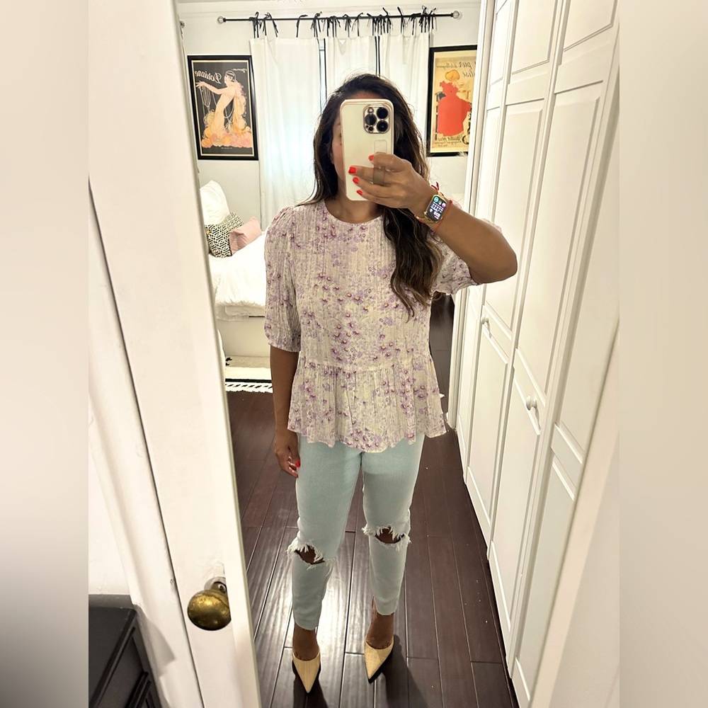 H&M floral blouse with short sleeves